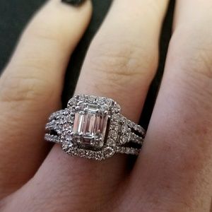 *SOLD*1 1/4 CTW 14K  BAGUETTE GOLD RING